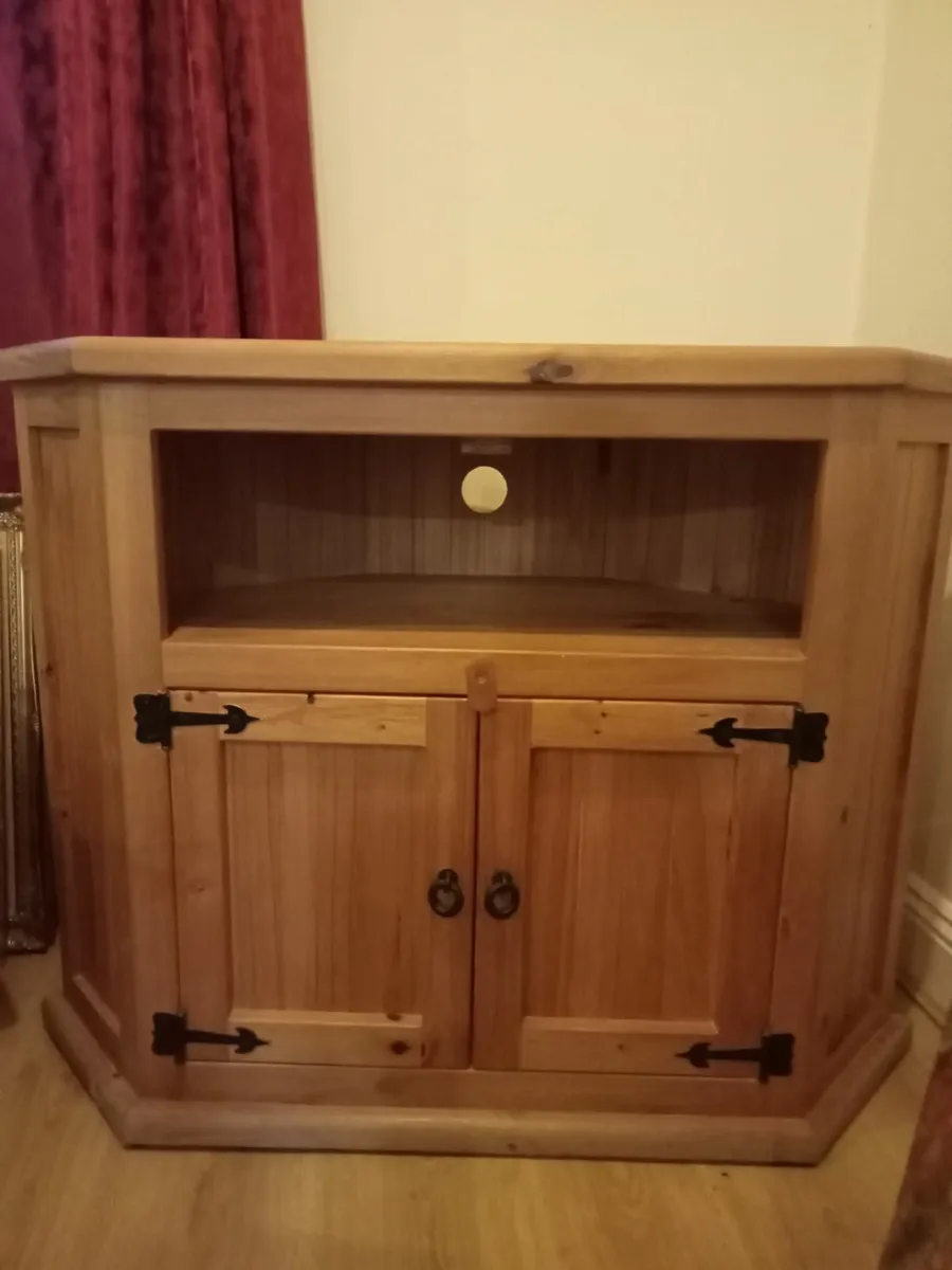 Bedroom & living room furniture - Image 1