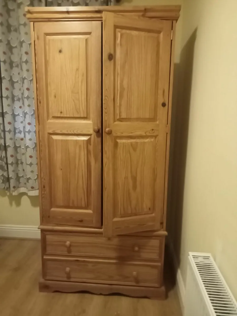 Bedroom & living room furniture - Image 3