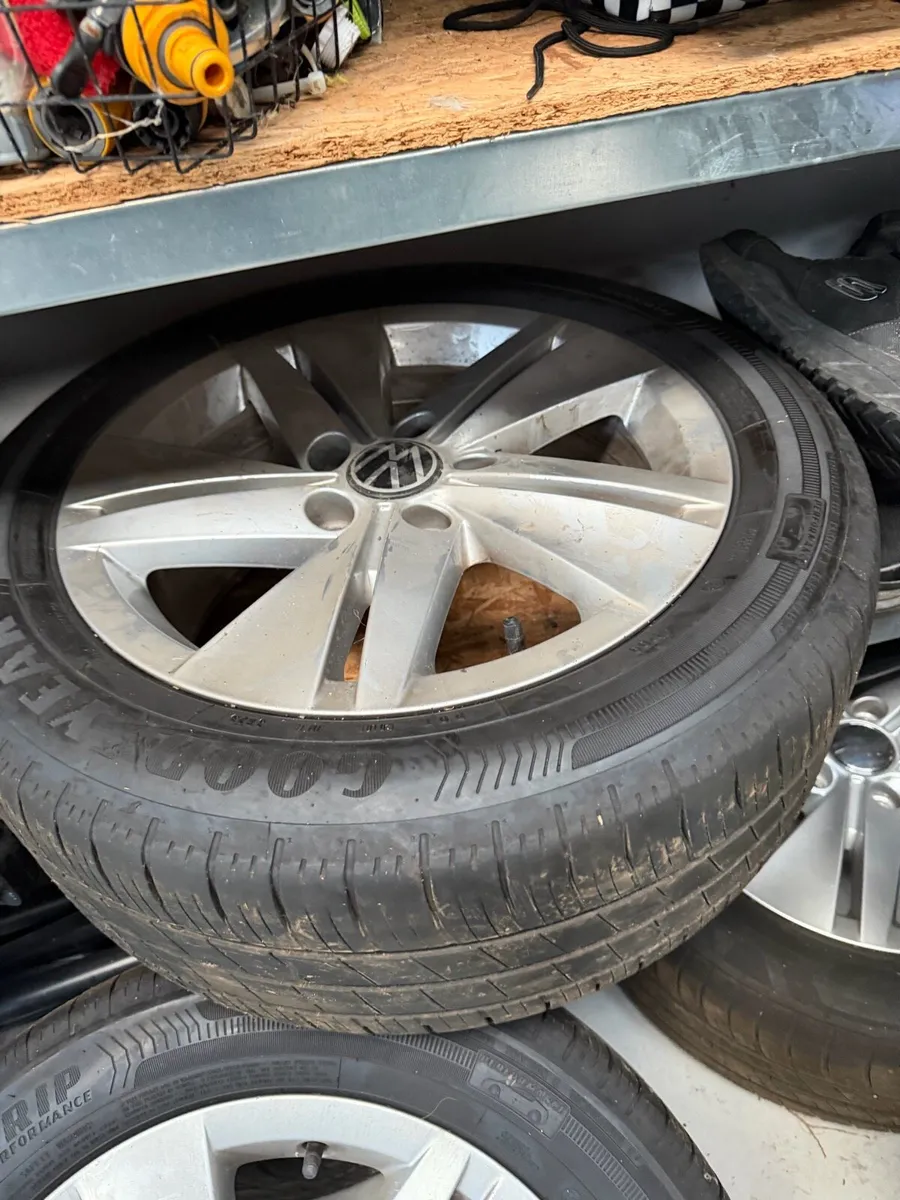 Vw golf Mk 8 alloy wheels 17 inch - Image 1
