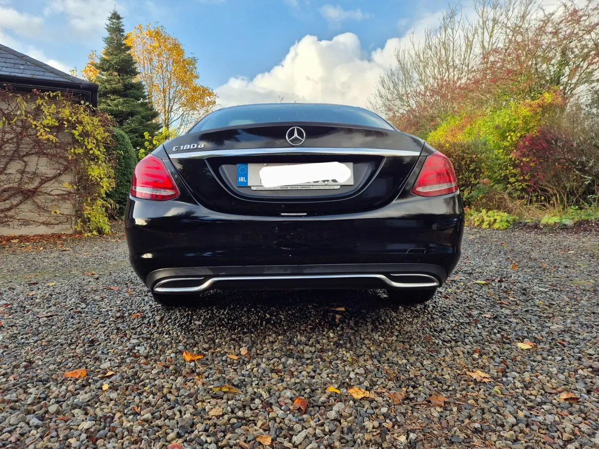 Mercedes-Benz C-Class 2018 Auto, Low kms - Image 4