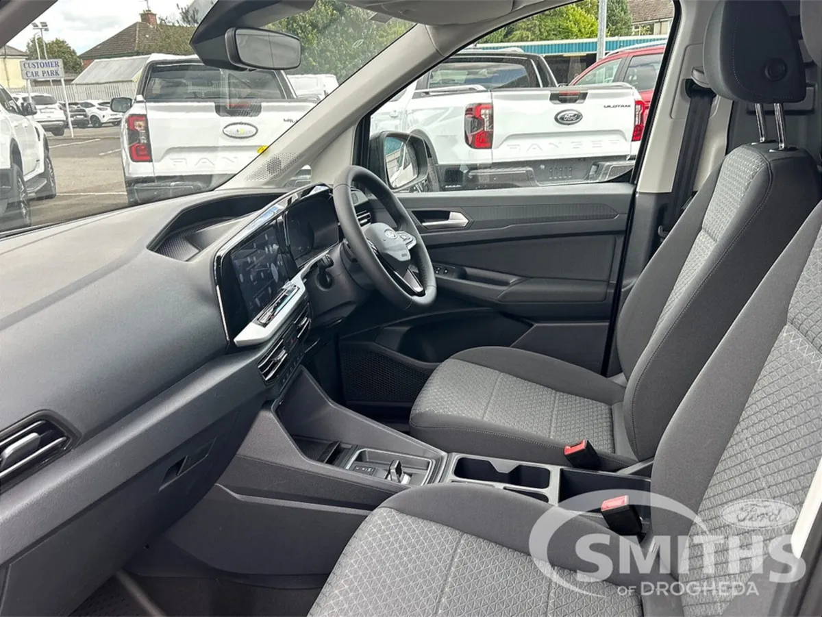 Ford Transit Connect LIMITED LWB *AUTO* 2.0 125PS - Image 3