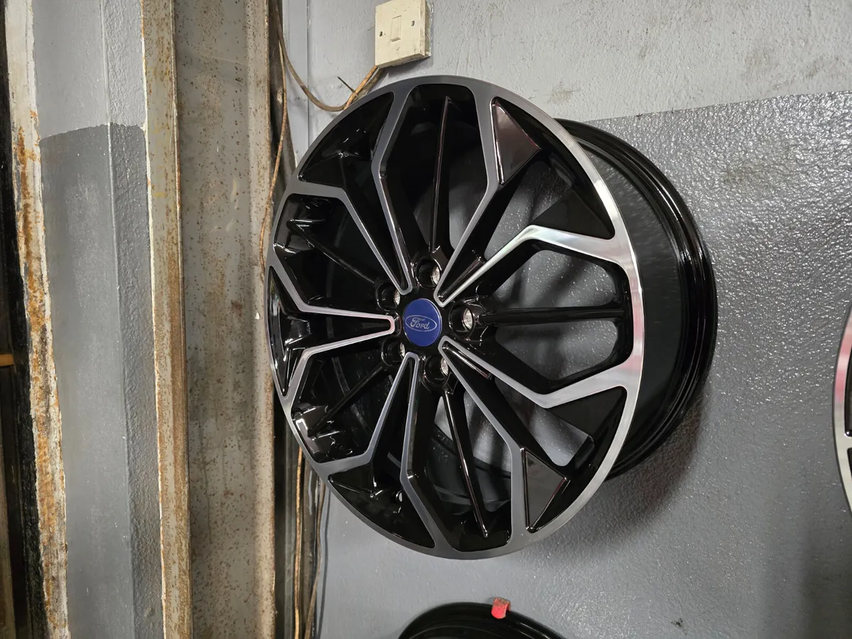 **Special** 18" Ford Focus ST4 Style