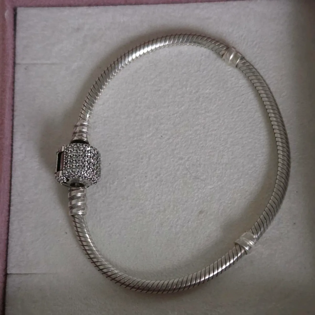 Pandora bracelet pave clasp perfect condition - Image 1