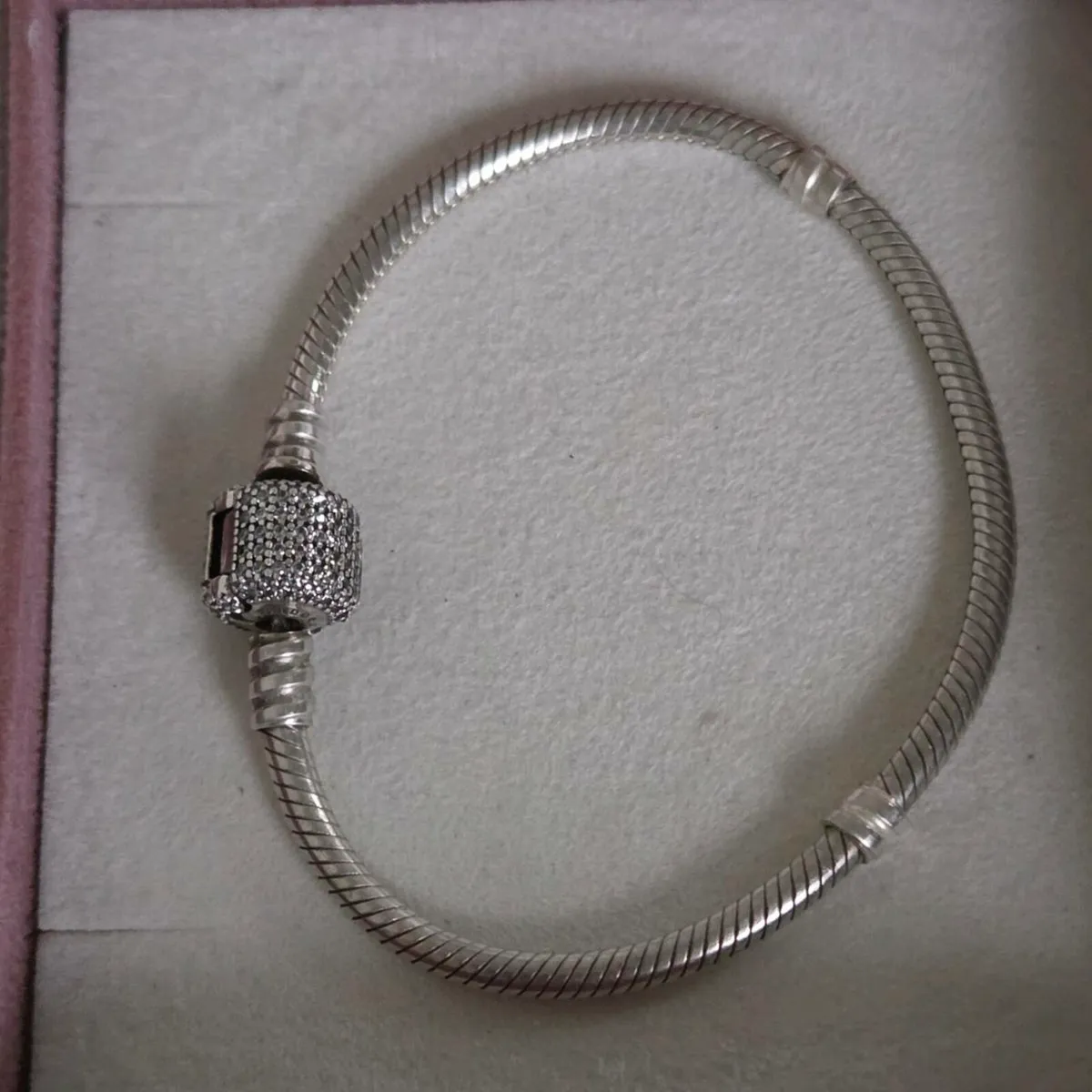 Pandora bracelet pave clasp perfect condition - Image 2