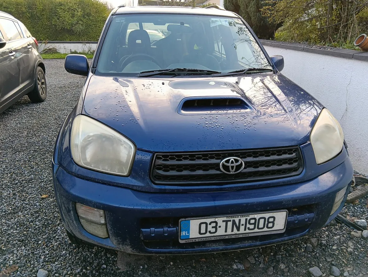 Toyota RAV4 2003 - Image 1