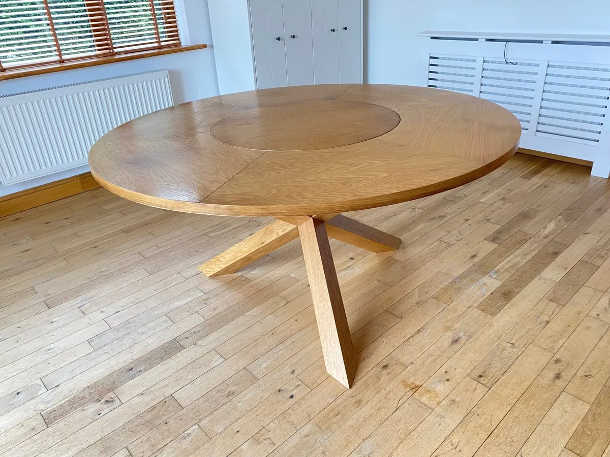 Kitchen table - Image 1