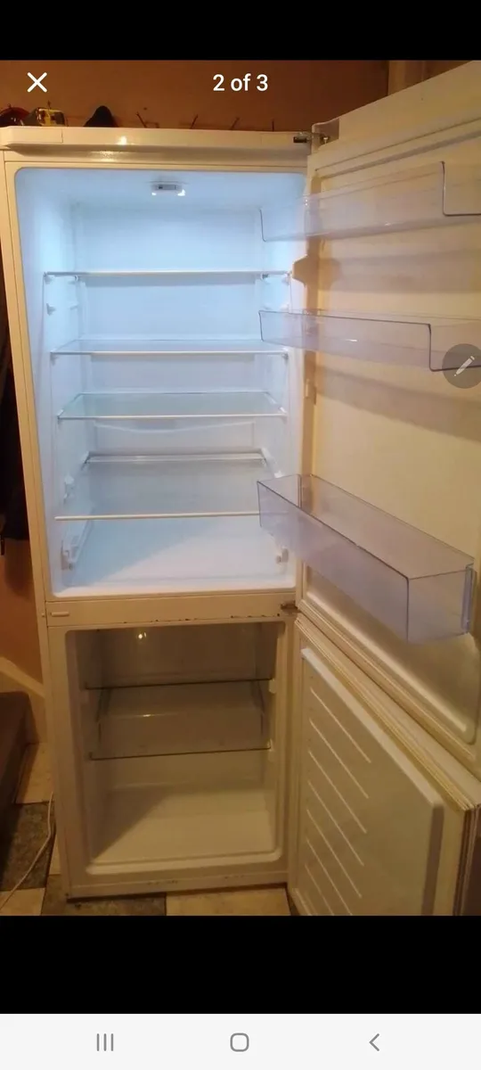 Beko fridge freezer - Image 2