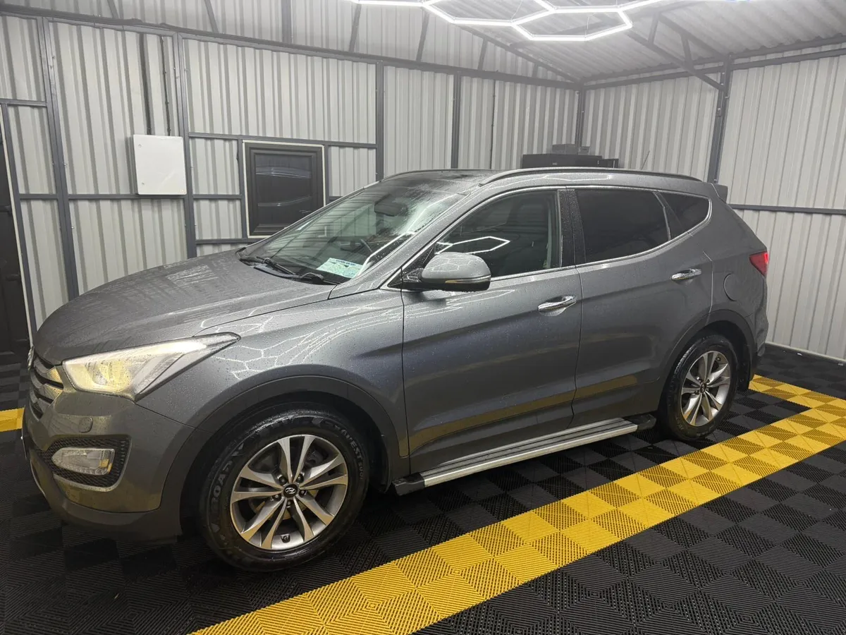 Hyundai Santa Fe Premium 2016 Auto 4x4 - Image 1