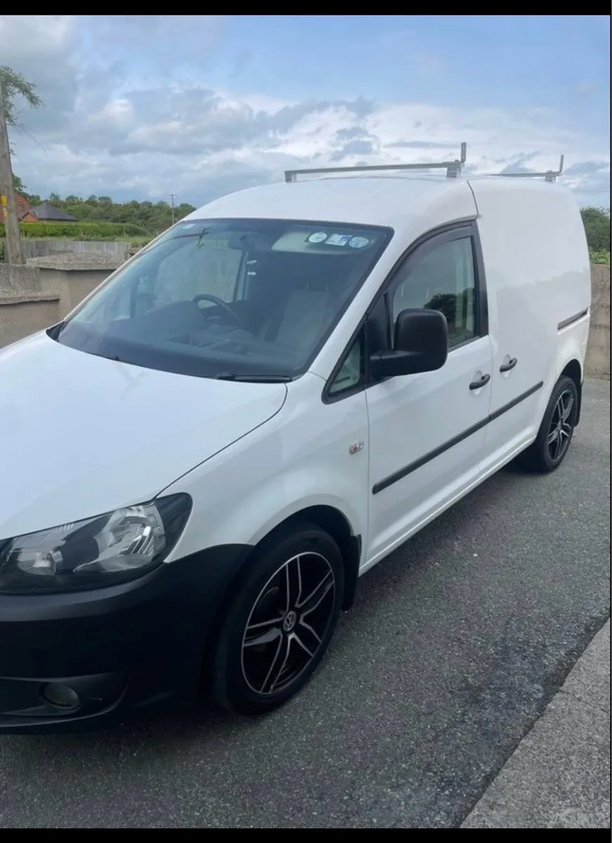 2013 Caddy - Image 3