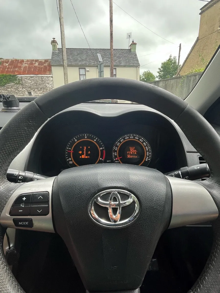 Toyota Corolla 1.4l Diesel 6 Speed - Image 3