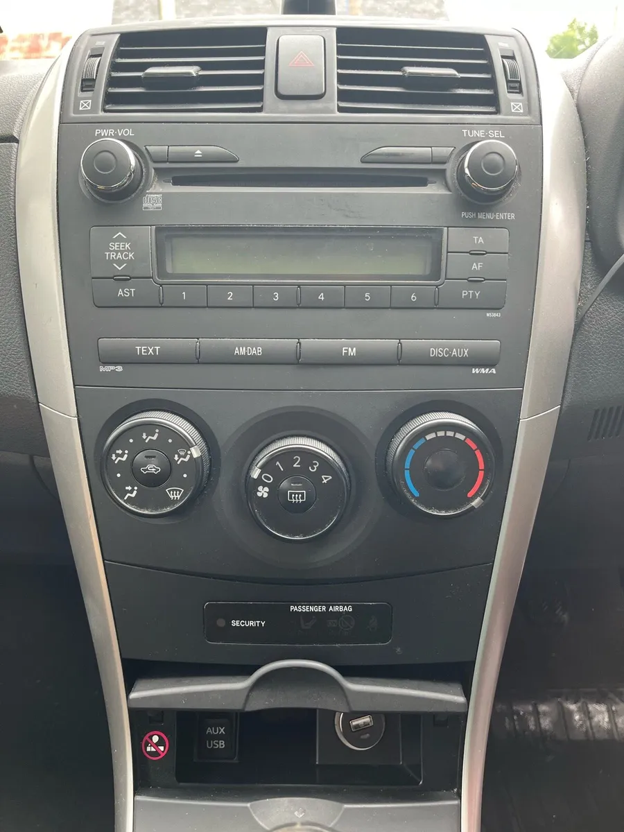 Toyota Corolla 1.4l Diesel 6 Speed - Image 4