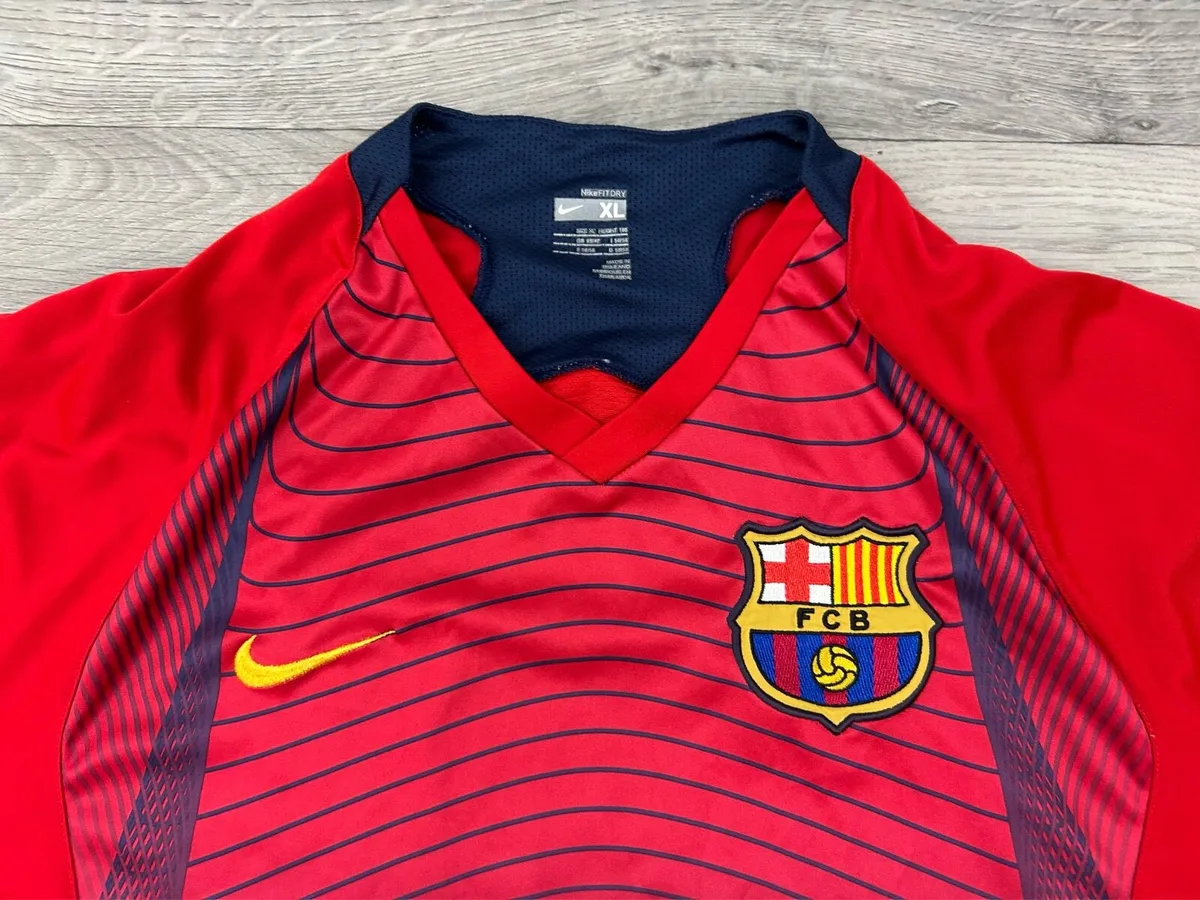 Vintage 2006 Nike Barcelona Training Jersey Top - Image 3