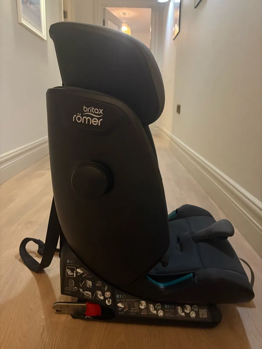 Britax advansafix iSize car seat - Image 3