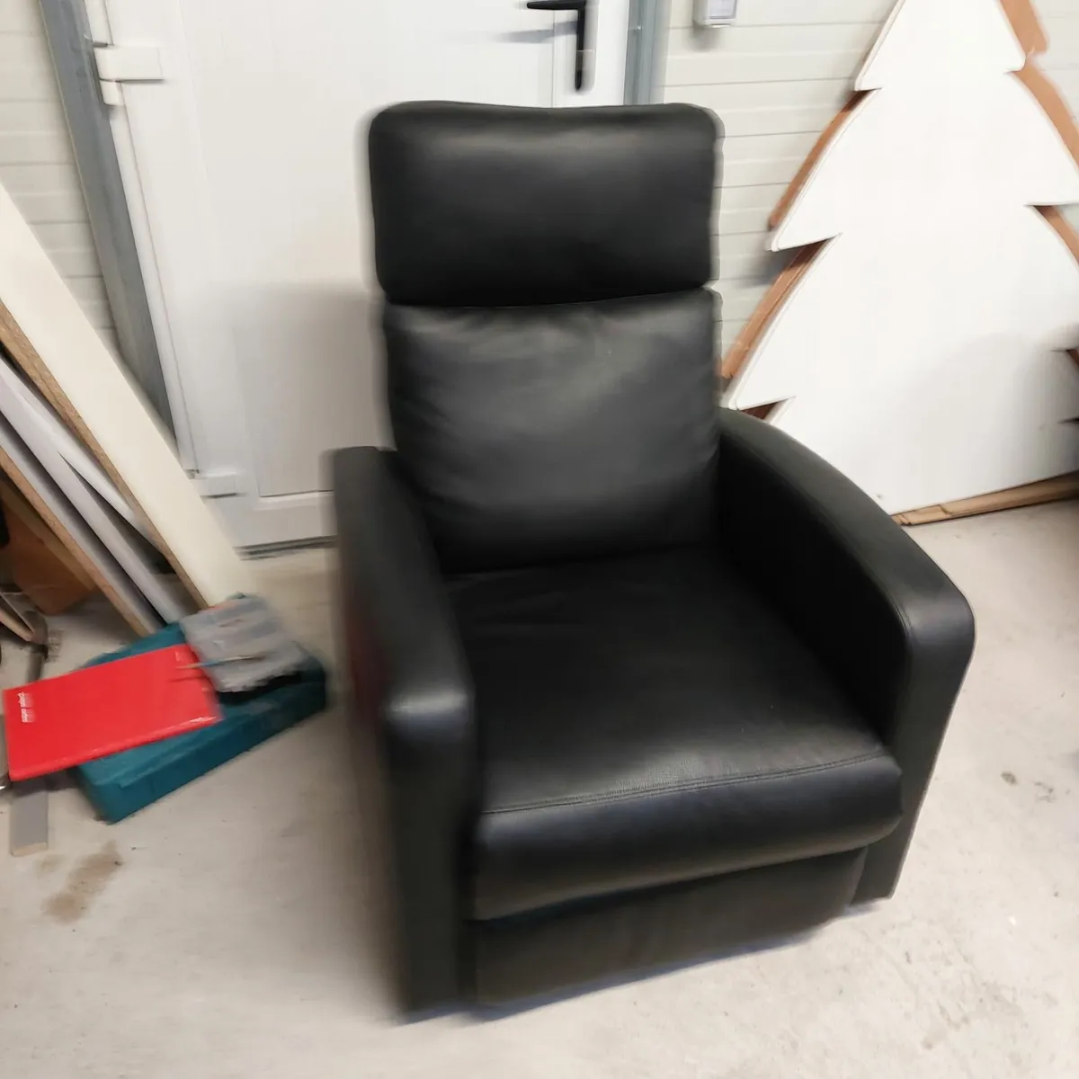 Recliner chair - Image 1