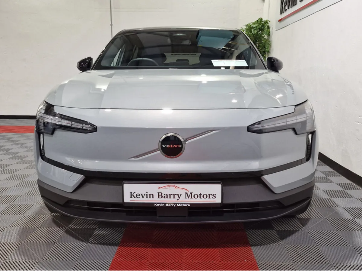 Volvo EX30 SM *EXTENDED RANGE* PLUS (69KWH BATTERY - Image 3
