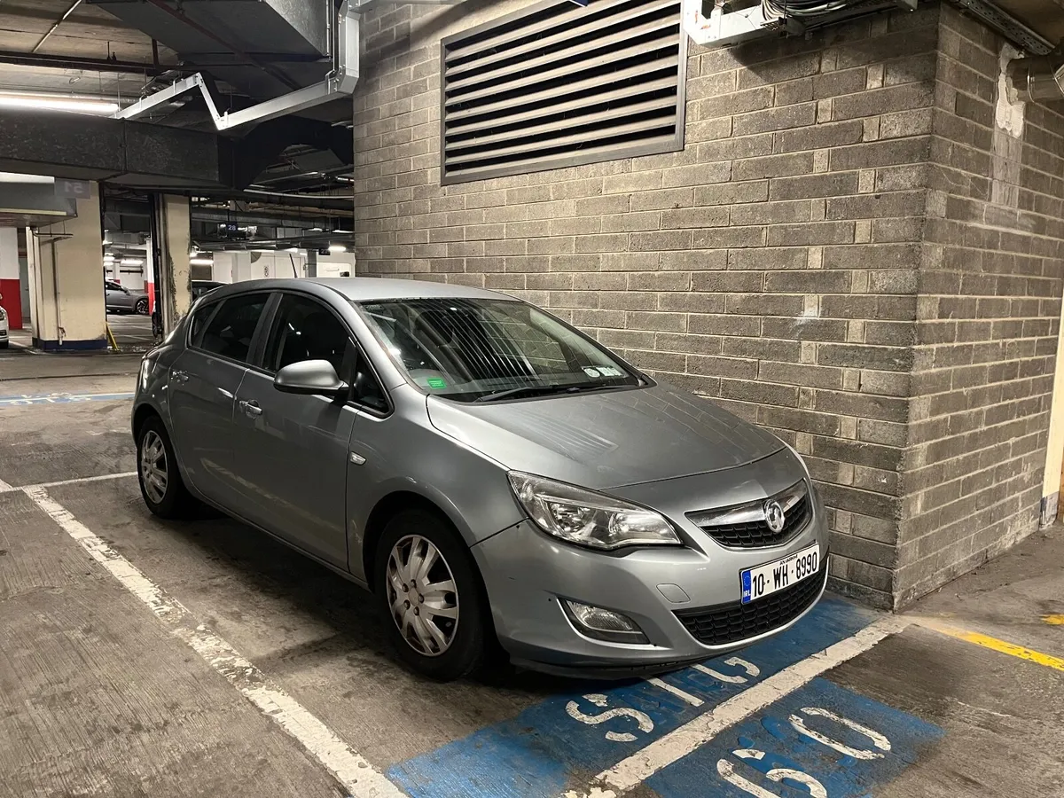 Vauxhall Astra 2010 - Image 1