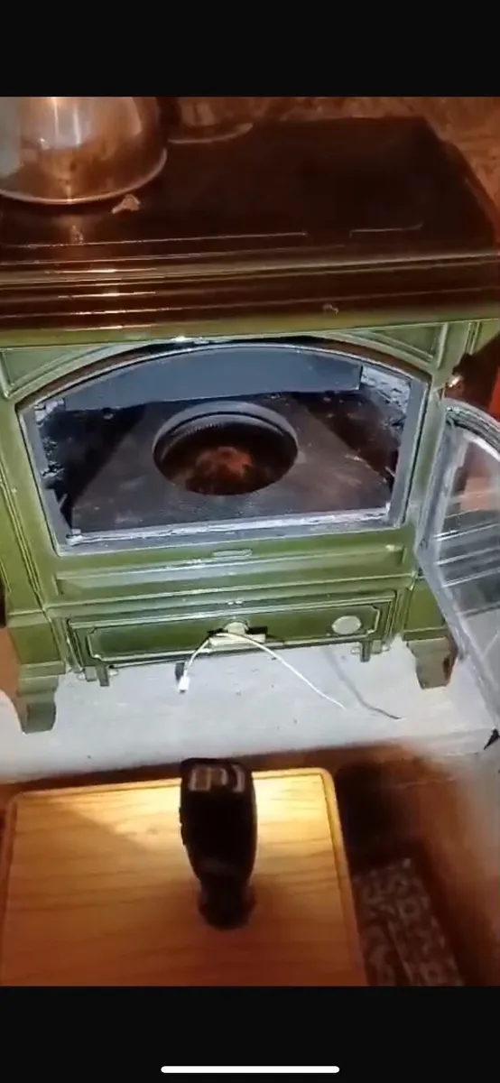 Oil stove - Image 1