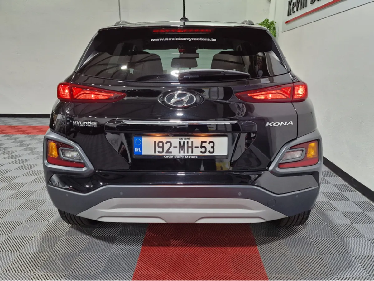 Hyundai KONA 1.0 KAUAI EXECUTIVE 6 SPEED MANUAL ** - Image 4