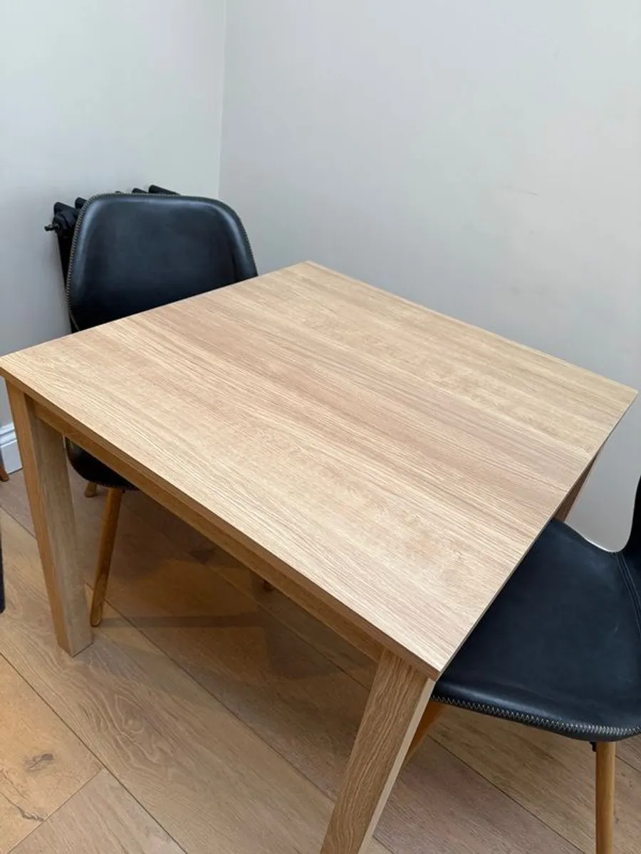 Dining table & chairs - Image 1