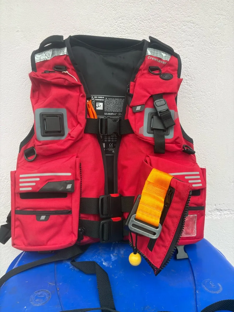 Brand new life jacket - Image 3