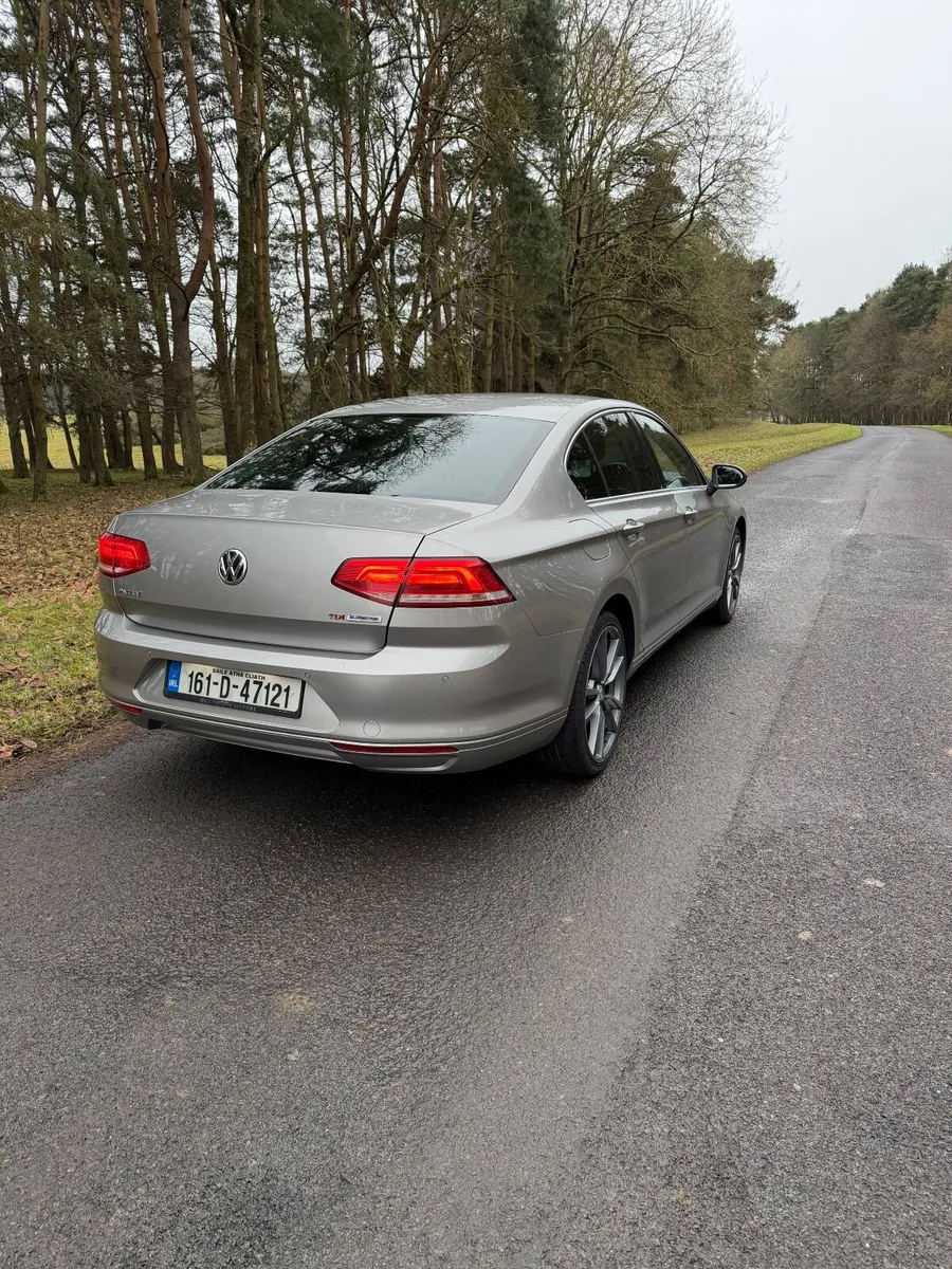 Volkswagen Passat 2016 - Image 2