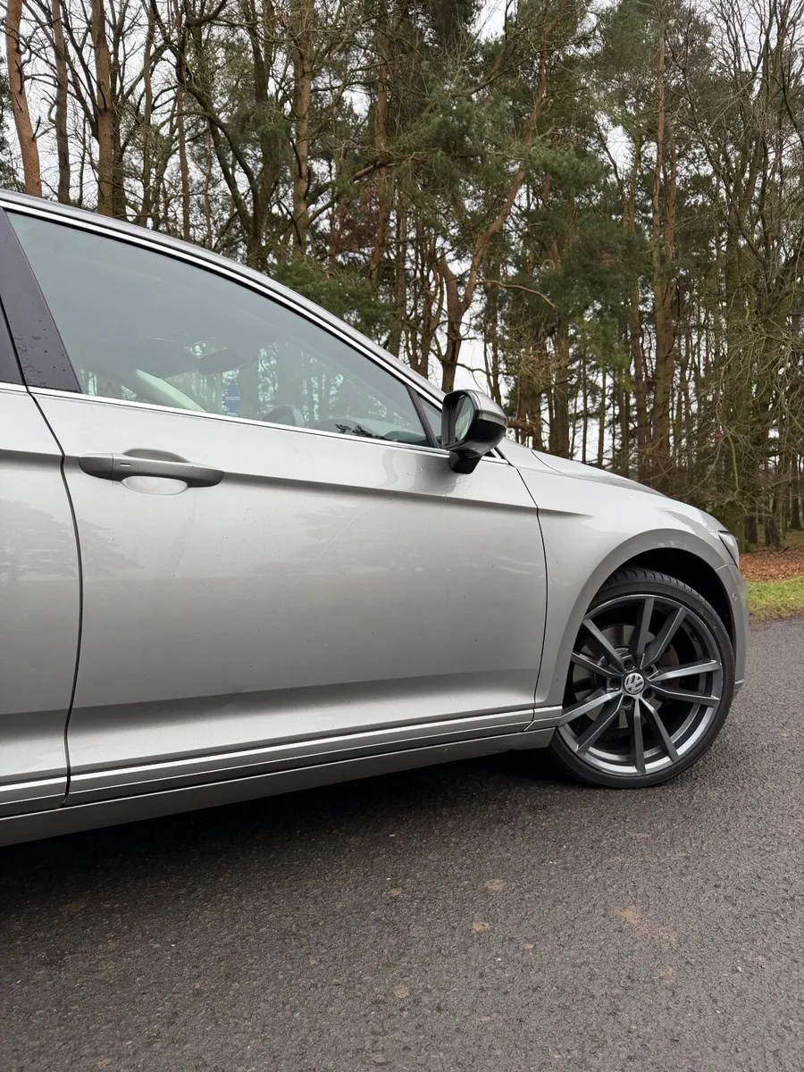 Volkswagen Passat 2016 - Image 3