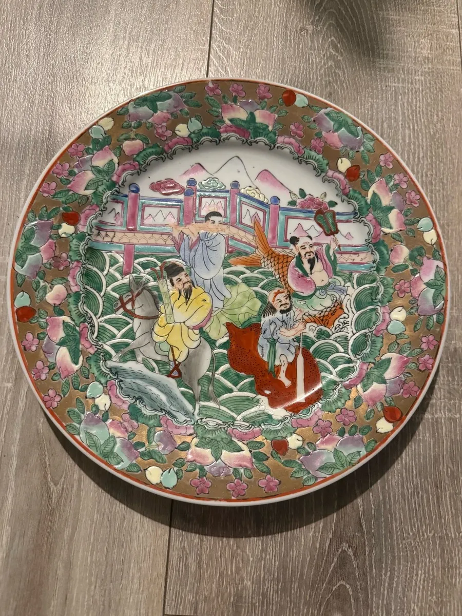 Chinese decorative plate hand-painted - Image 1