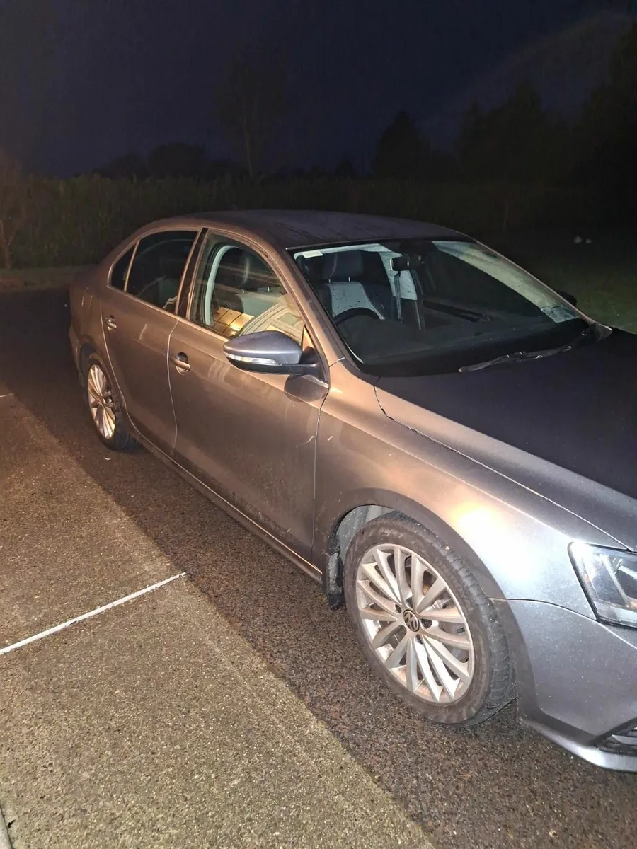 Volkswagen Jetta 2017 - Image 2