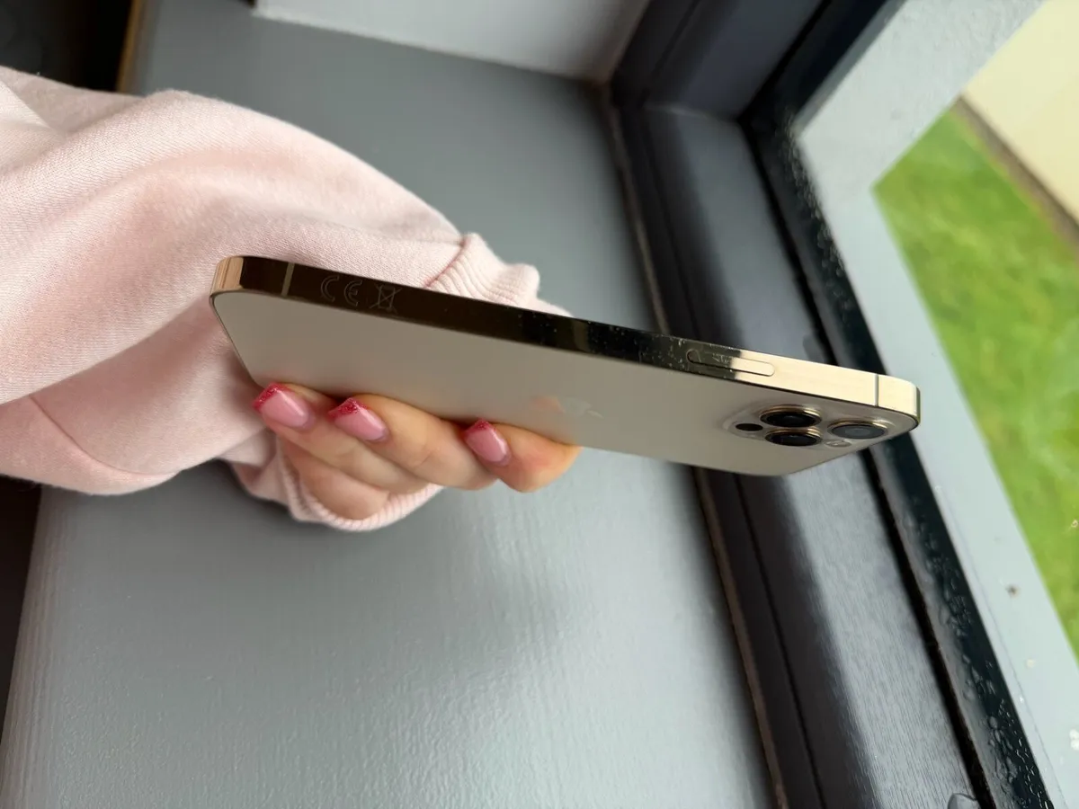 iPhone 12 Pro - Image 2