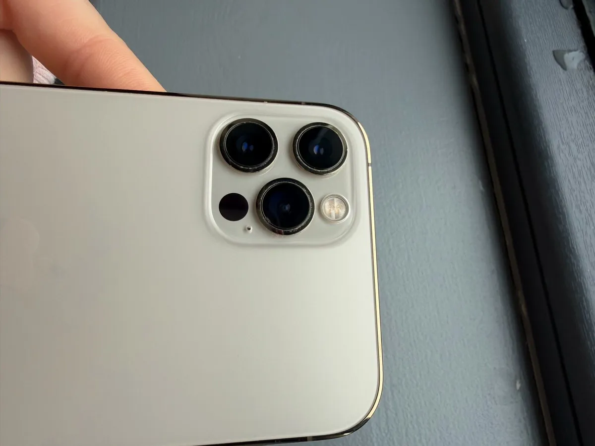 iPhone 12 Pro - Image 3