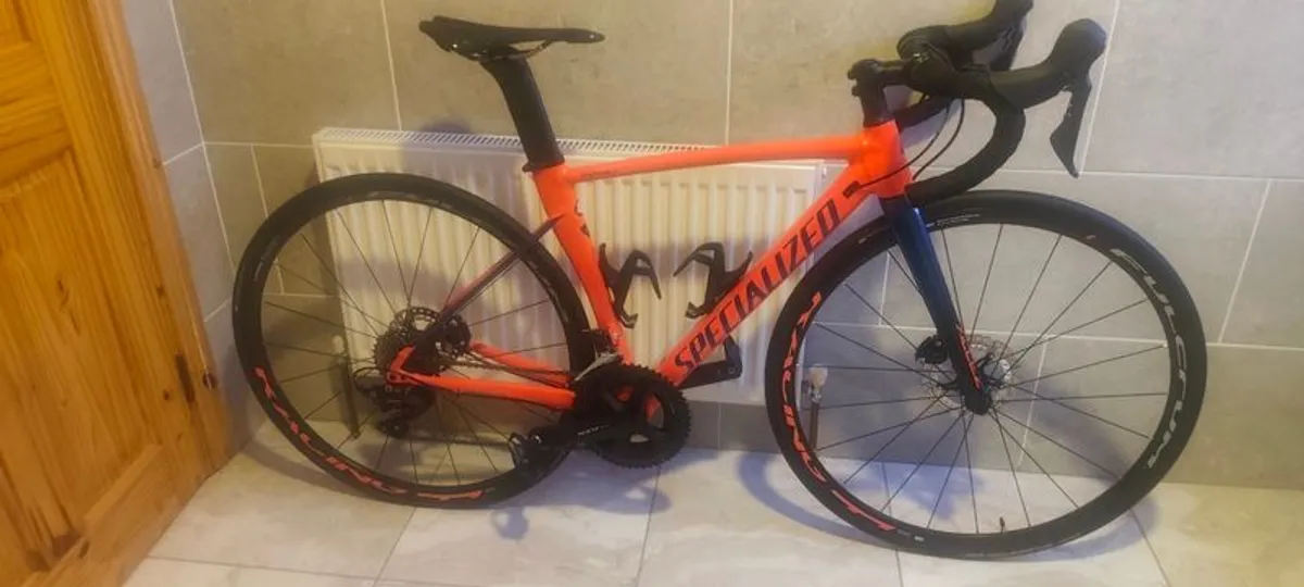 Specialized allez sprint disc Road bike - Image 1