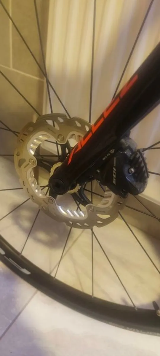Specialized allez sprint disc Road bike - Image 2
