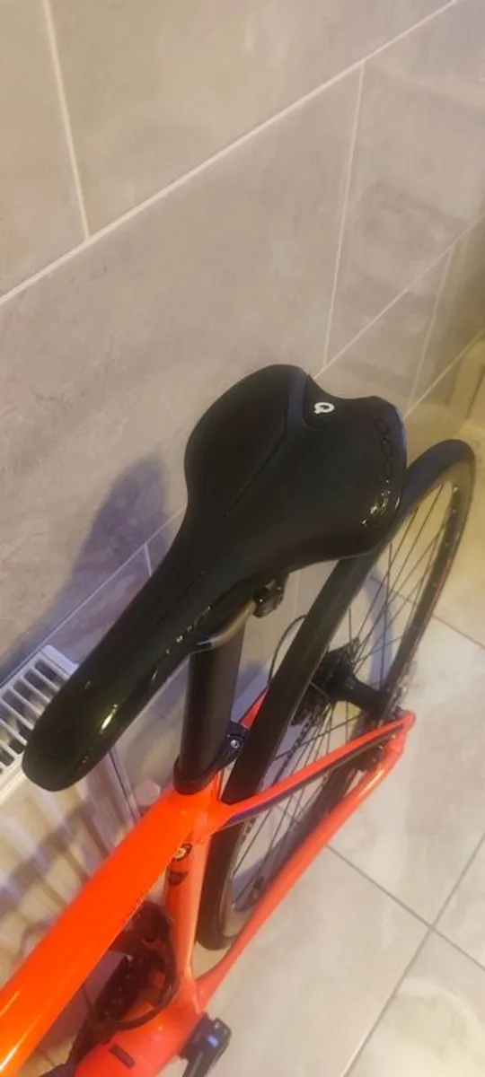 Specialized allez sprint disc Road bike - Image 3