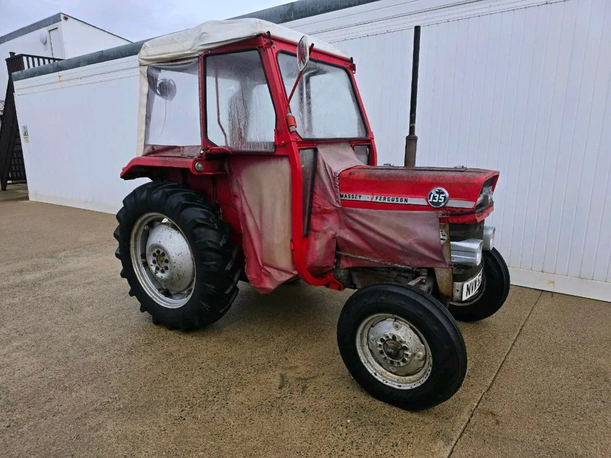 Original 135 massey ferguson with flexi cab - Image 1