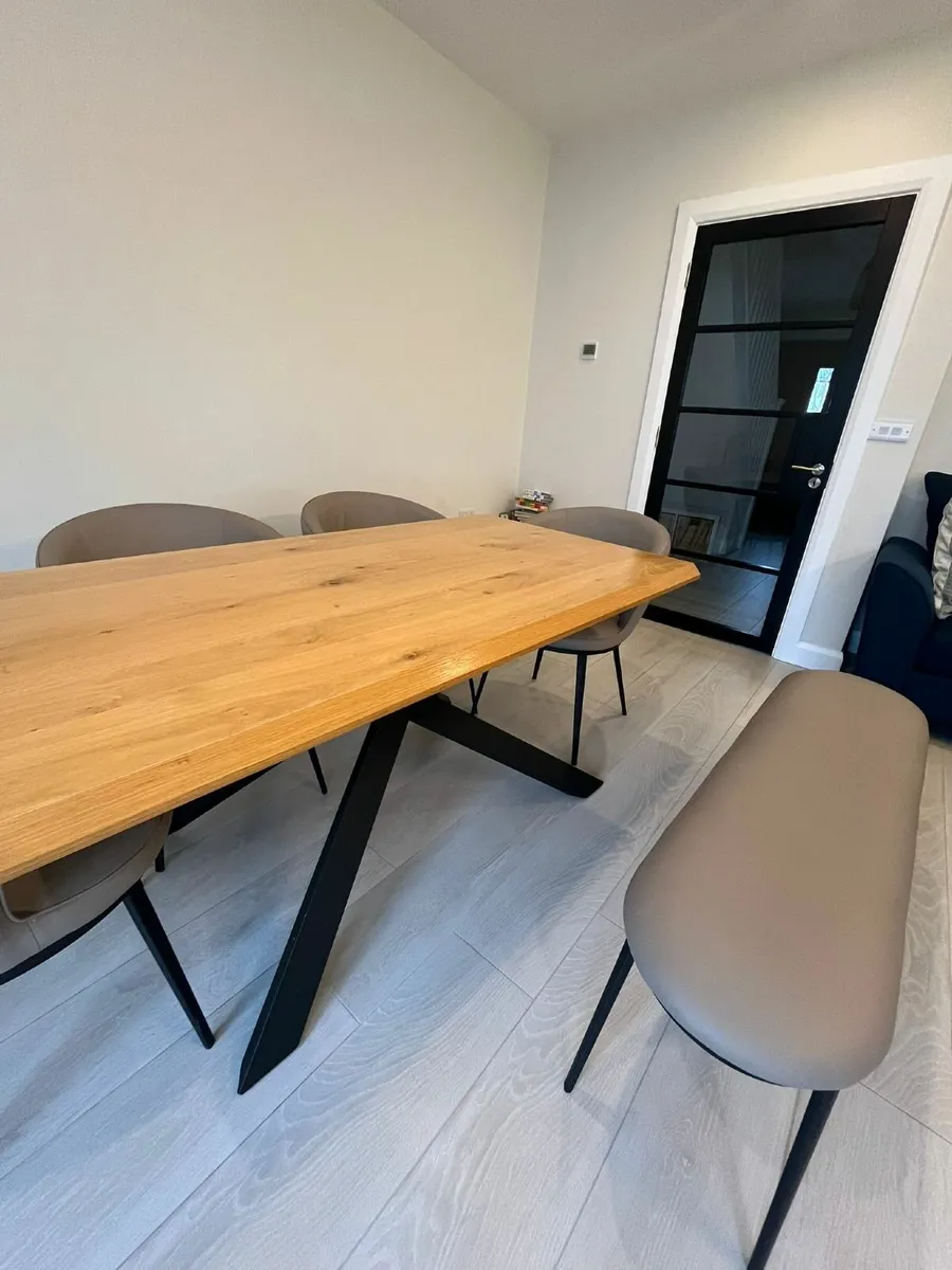 Dining table - Image 3