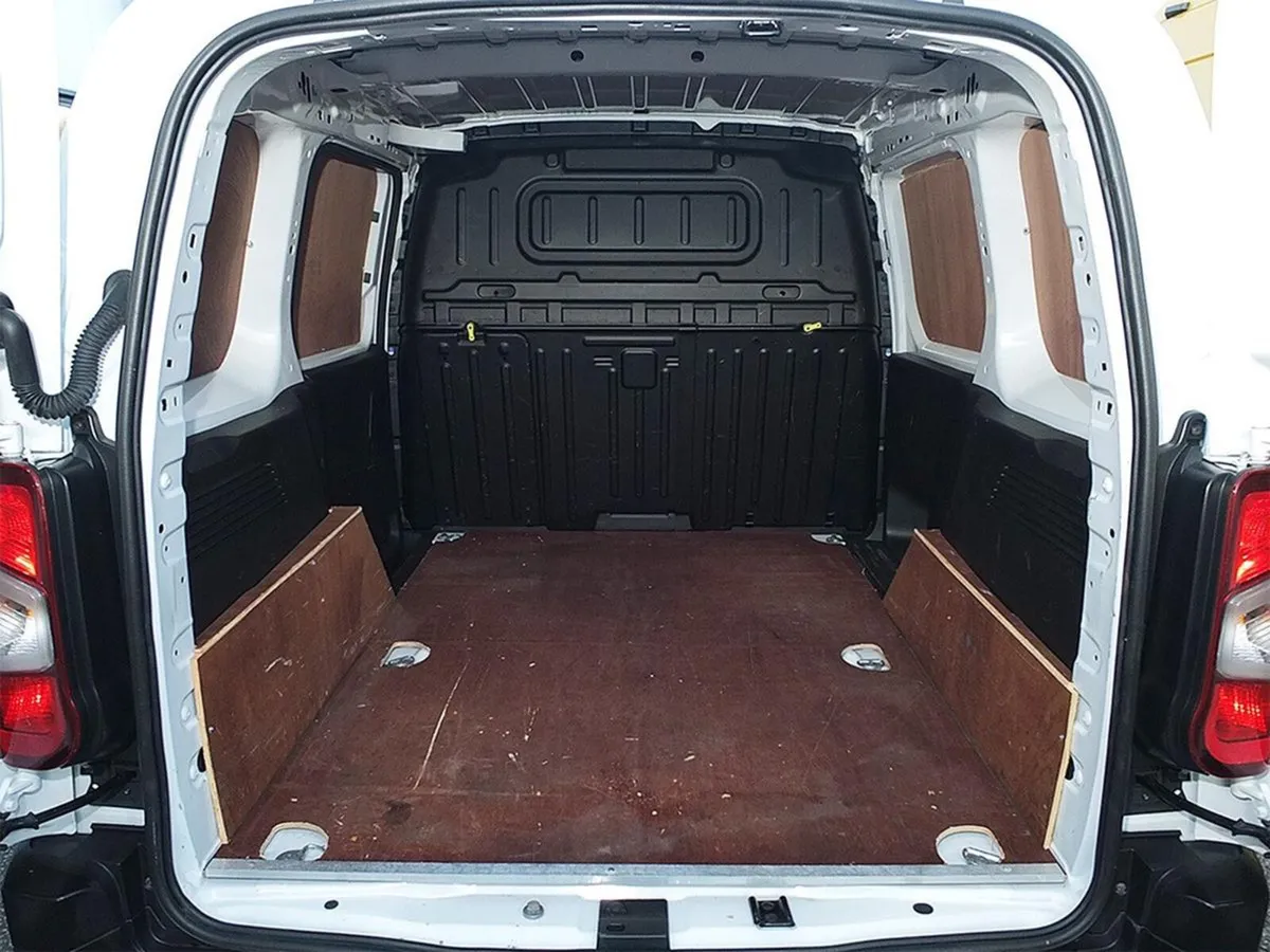 2021 Citroen Berlingo Small Panel Van - Image 4