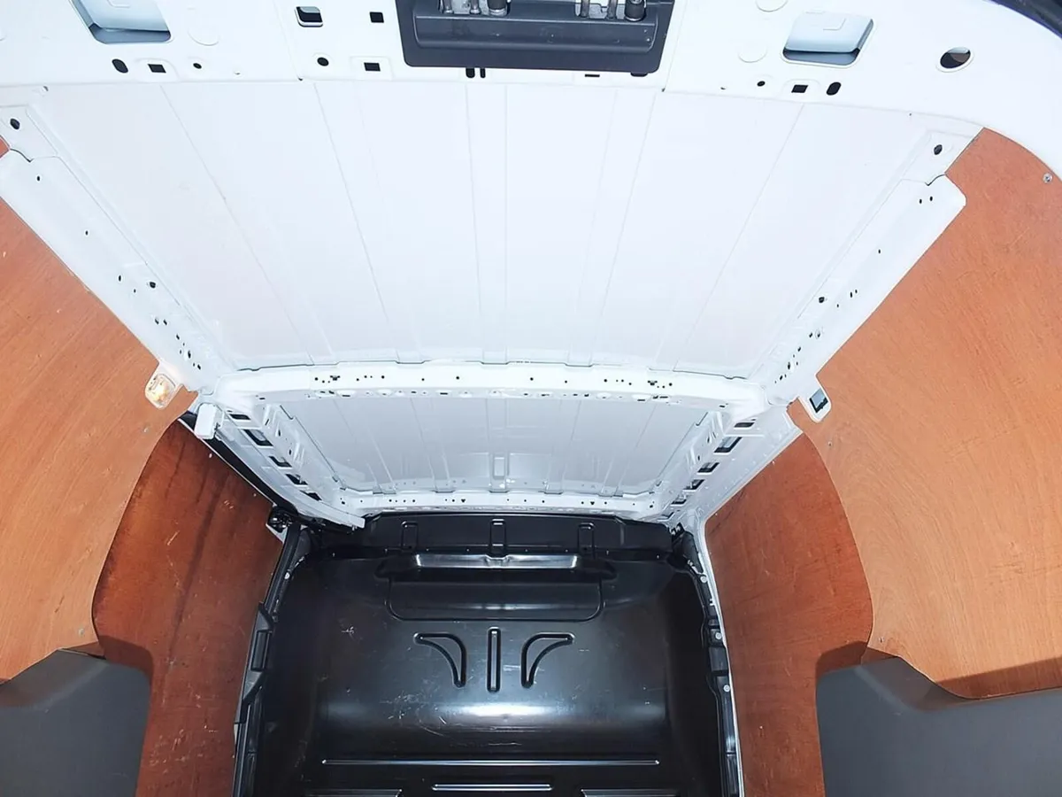 2021 Ford Transit Connect Small Panel Van - Image 4