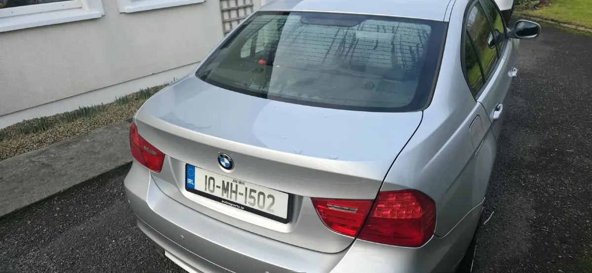 BMW 3-Series 2010 - Image 3