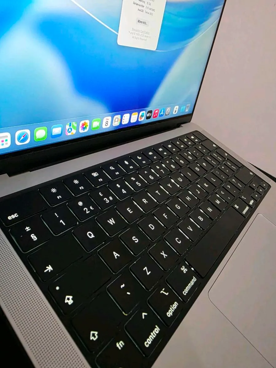 MacBook Pro M3 - Image 2