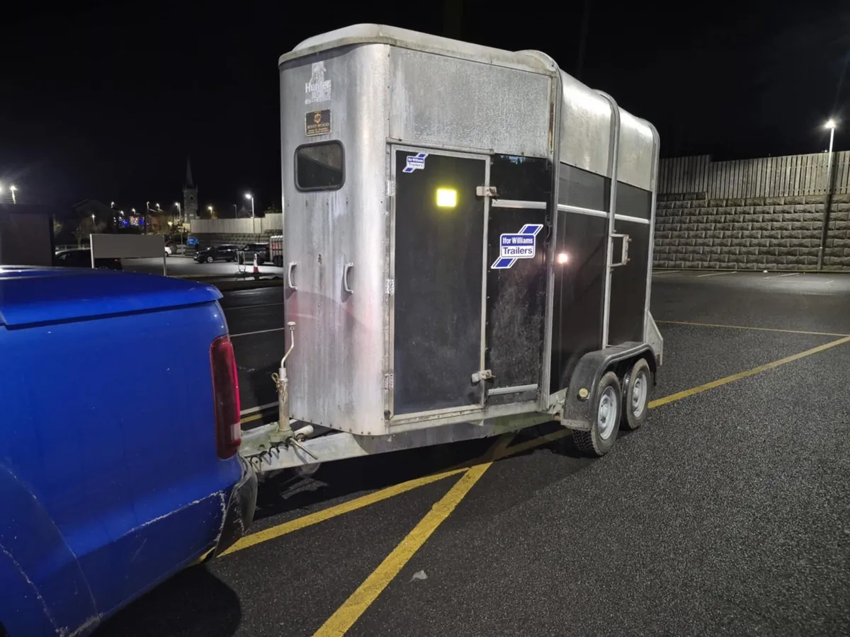 IFOR WILLIAMS HORSE HOX - Image 1