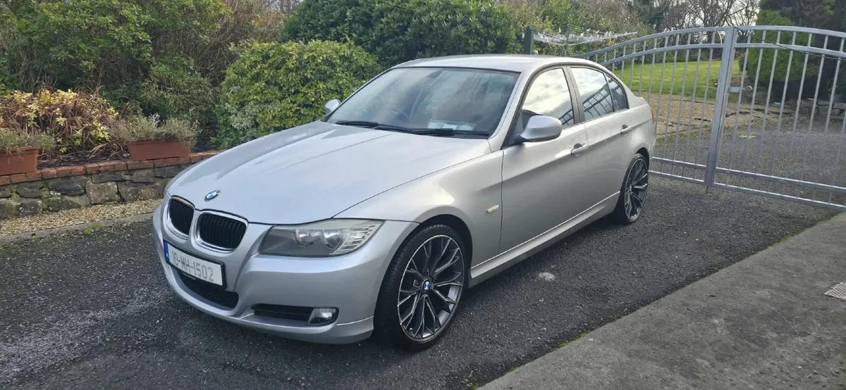 BMW 3-Series 2010 - Image 1