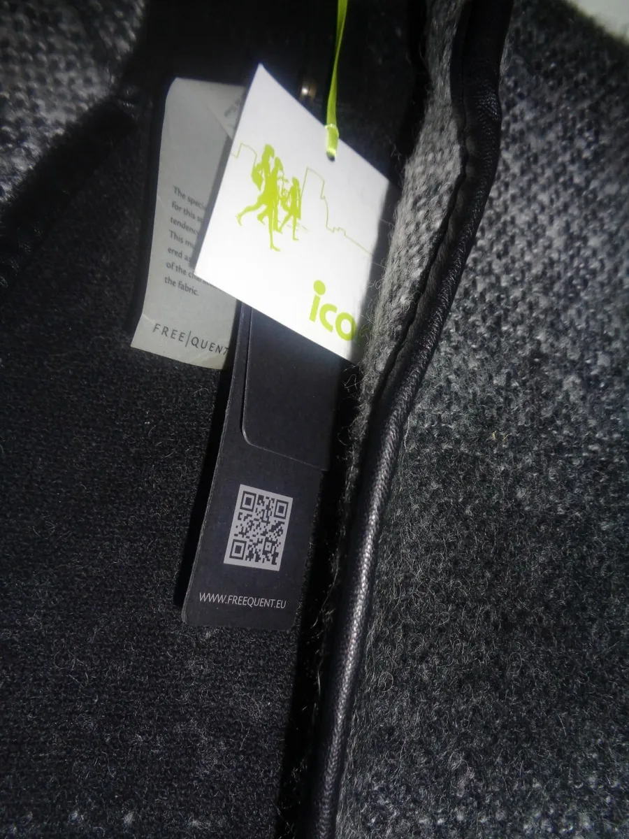 FreeQuent Ladies Coat for Sale - Image 3