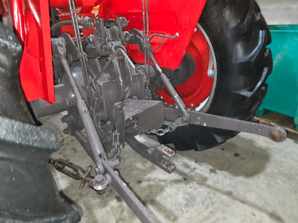 178 massey ferguson vintage tractor wheel weighs - Image 3