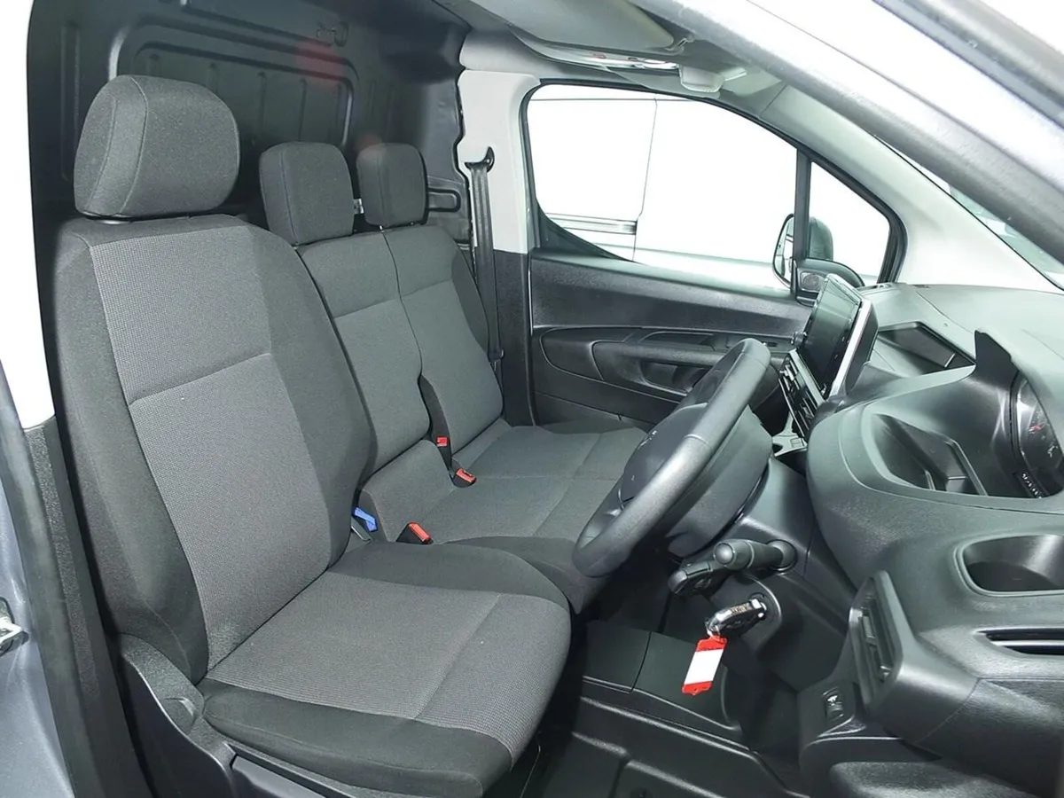 2023 Peugeot Partner Small Panel Van - Image 4