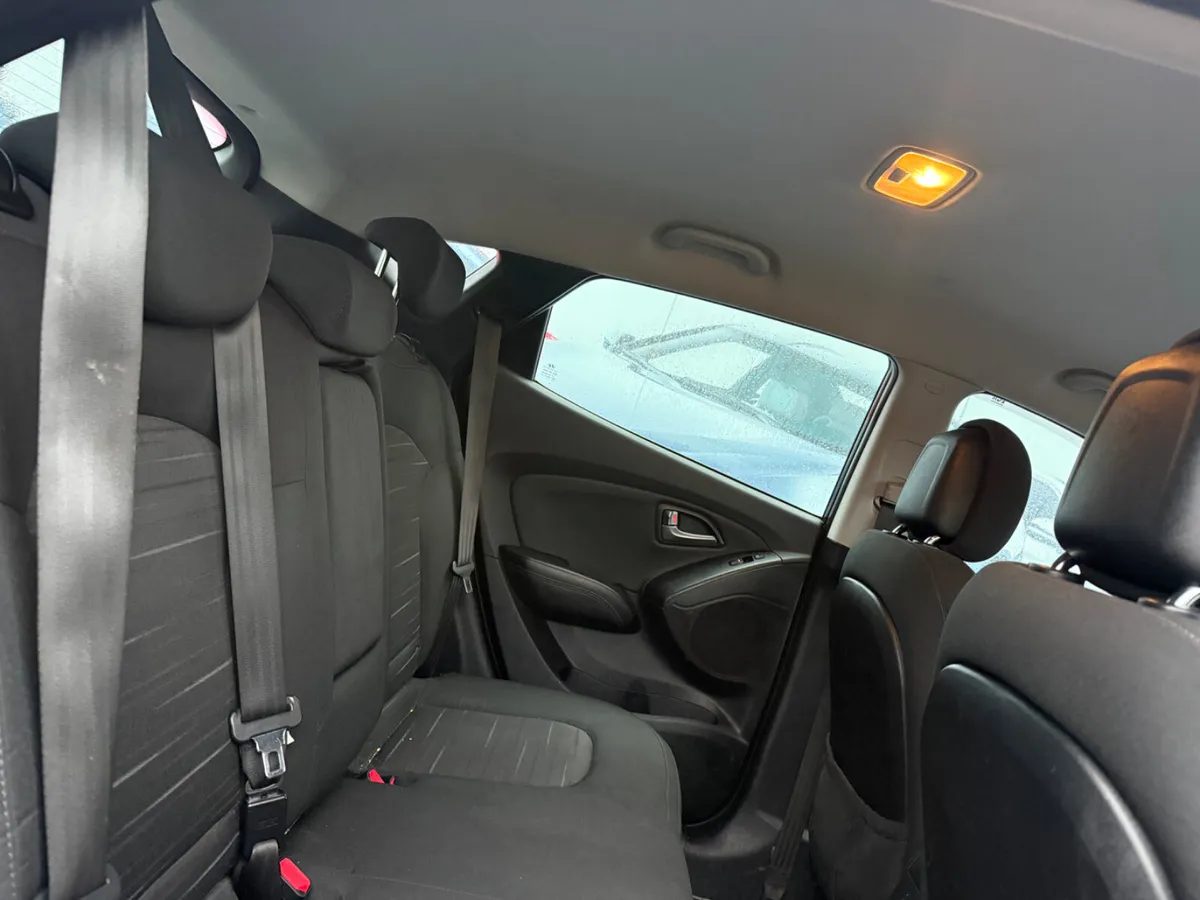 HYUNDAI  2015 TAXED /NCTD - Image 4