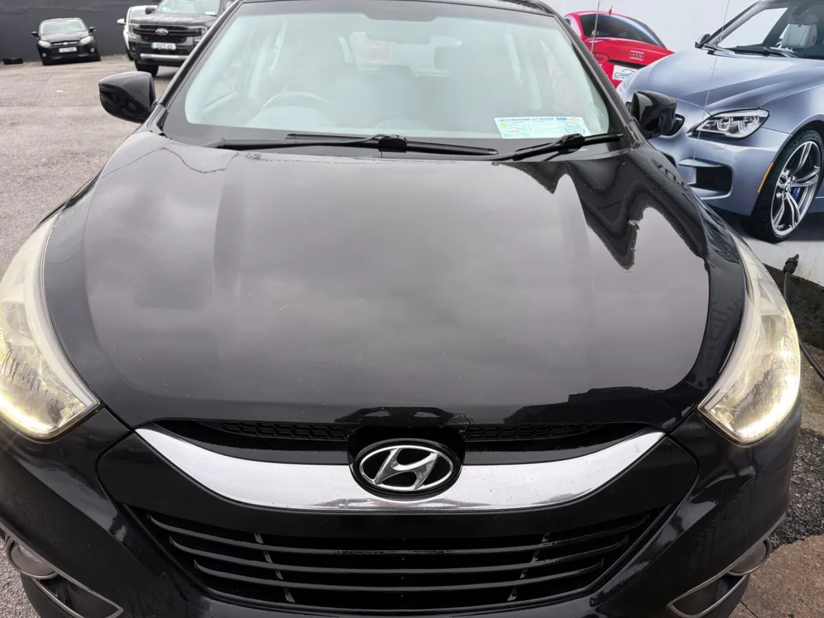 HYUNDAI  2015 TAXED /NCTD - Image 2