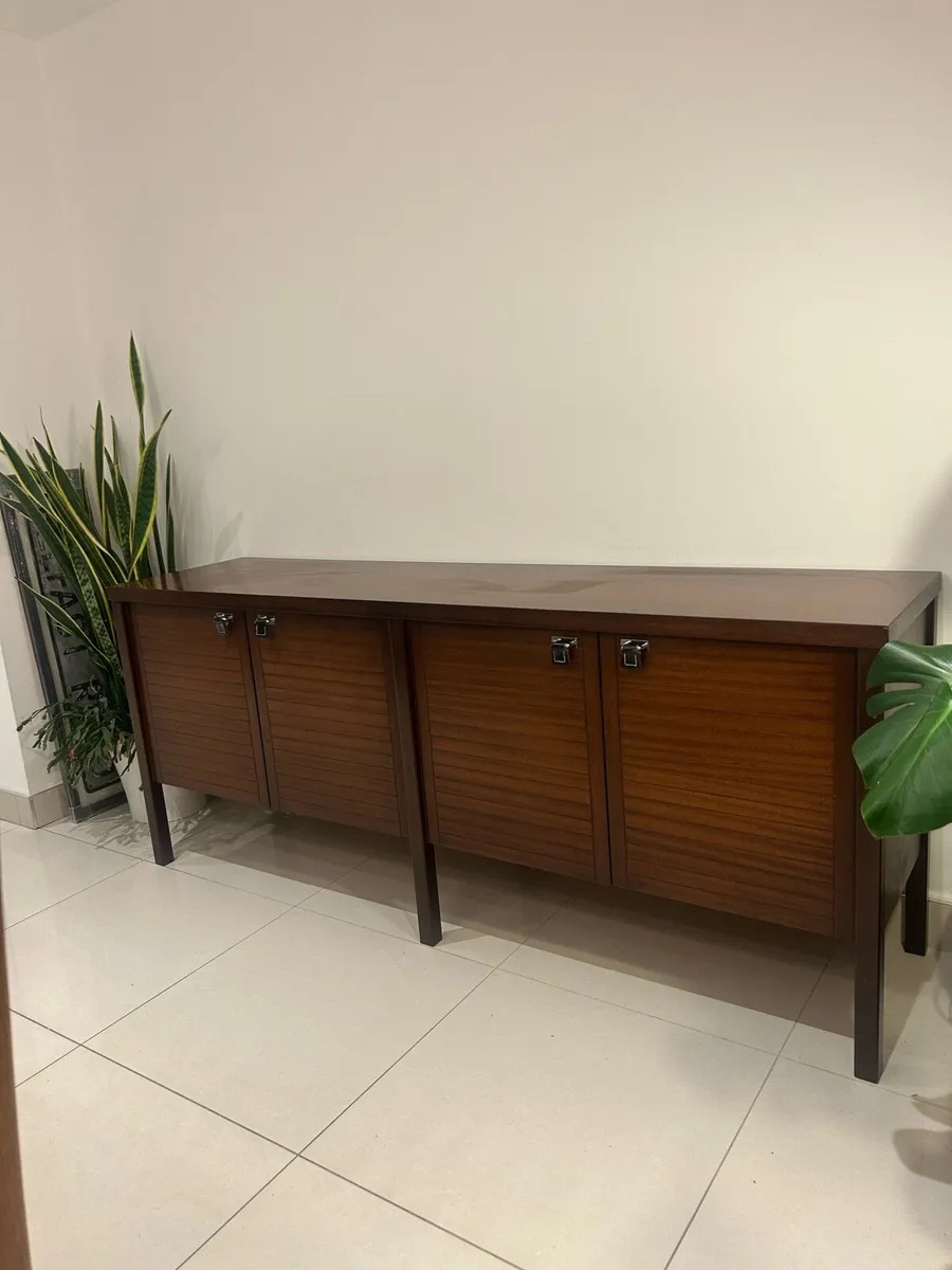 Mid century rosewood & teak sideboard credenza - Image 1