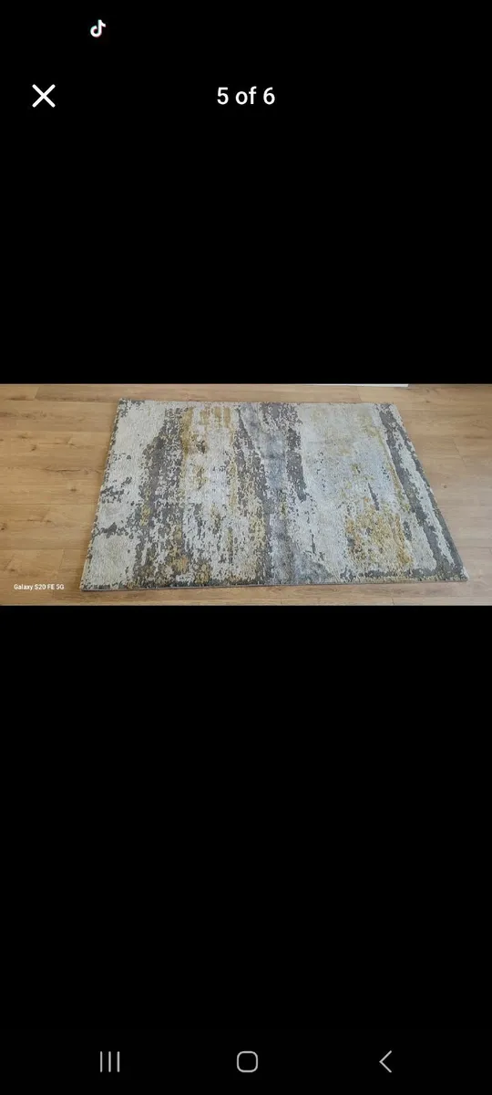 Curtains and matching rugs - Image 2