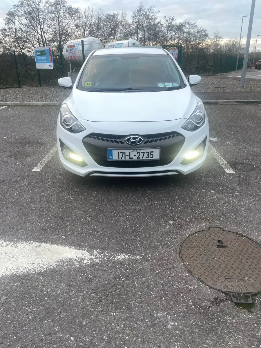 Hyundai i30 pro van - Image 1