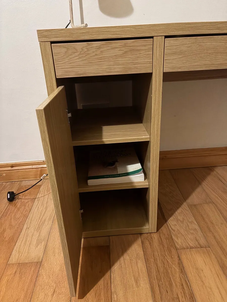 Desk and chair - Image 4